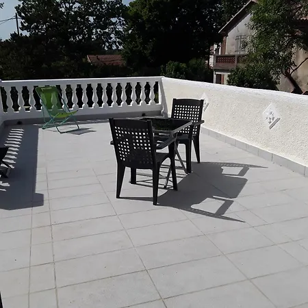 Guest house Grand Au Milieu Des Vignes
