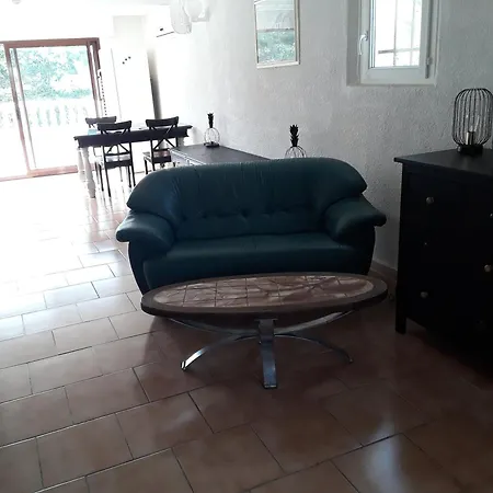 Grand Au Milieu Des Vignes Guest house